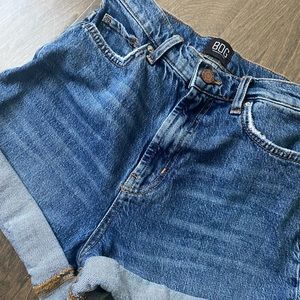 BDG, stretchy high-rise mom jean shorts, size small